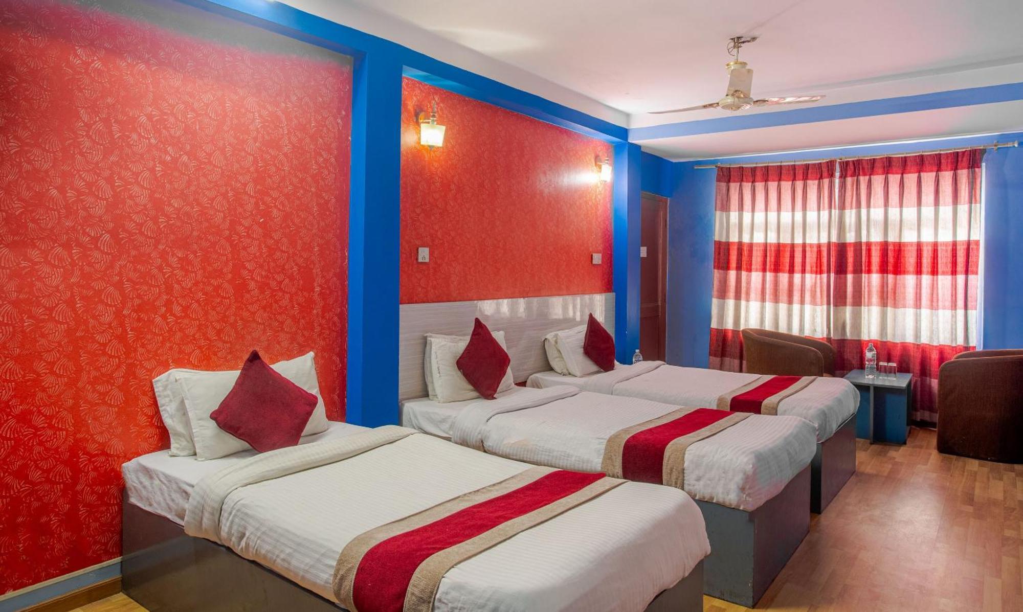 Oyo 808 Hotel Om Ganapati Pvt Ltd カトマンズ エクステリア 写真
